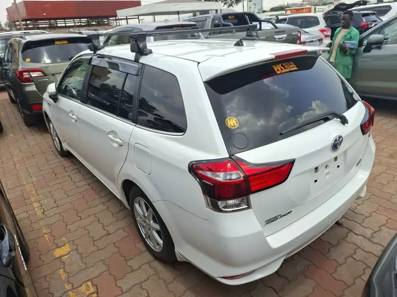 Toyota Fielder hybrid    - 2017