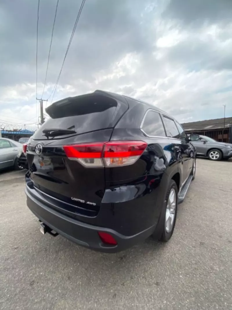 TOYOTA Highlander   - 2016