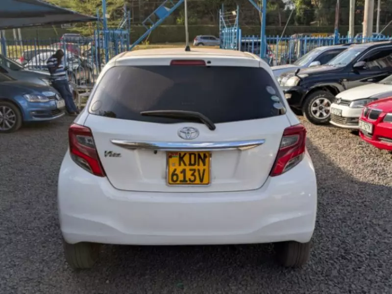 Toyota Vitz   - 2016