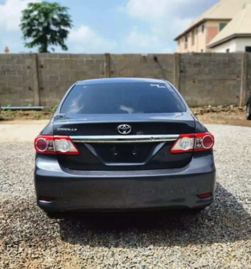Toyota Corolla   - 2011