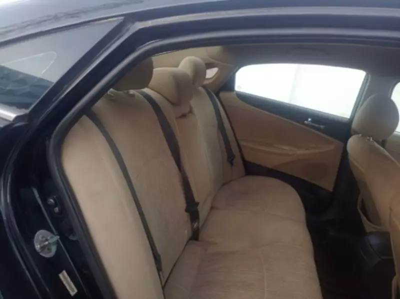 Hyundai Sonata   - 2010