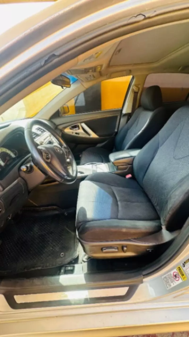 Toyota Camry   - 2011