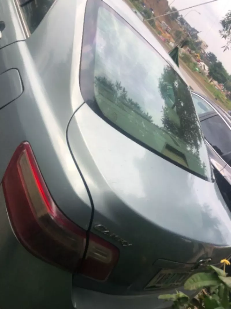 Toyota camry   - 2010