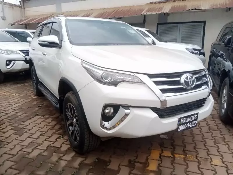 Toyota Fortuner   - 2017