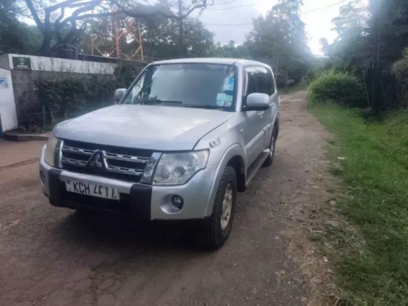 Mitsubishi Pajero Exceed - 2009