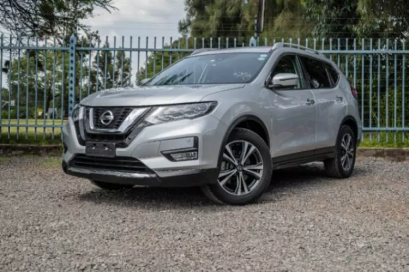 Nissan X-TRAIL    - 2018