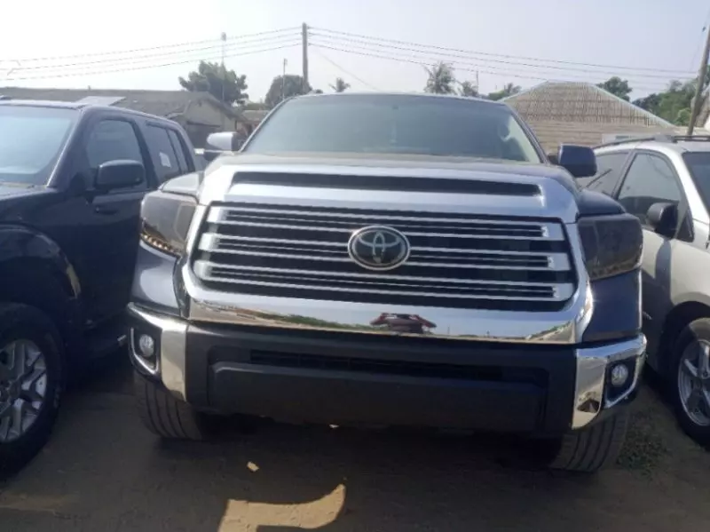 Toyota Sequoia   - 2010