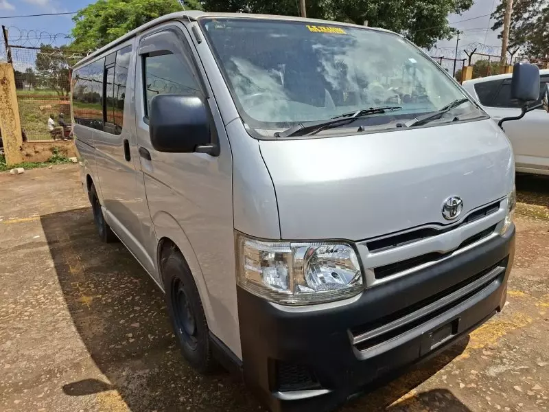 Toyota Hiace   - 2013