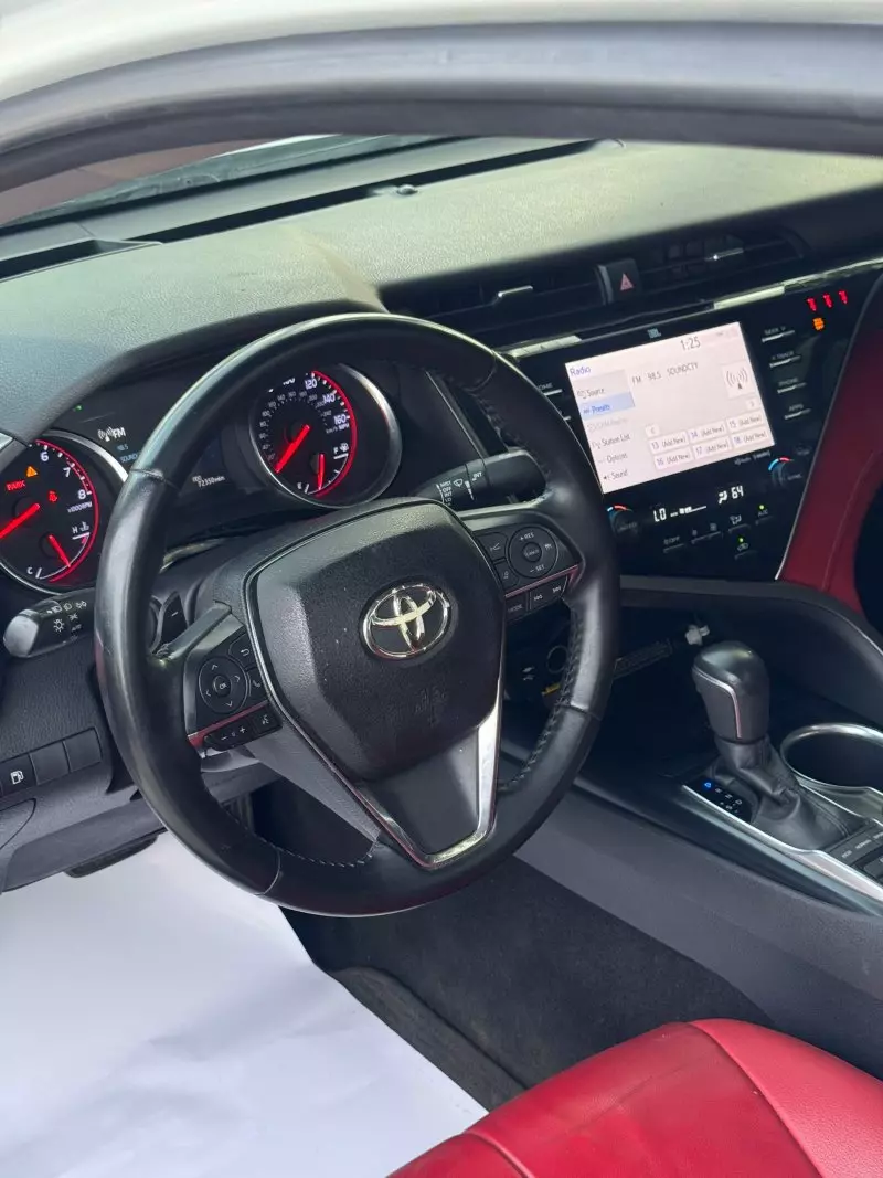 TOYOTA Camry - 2018