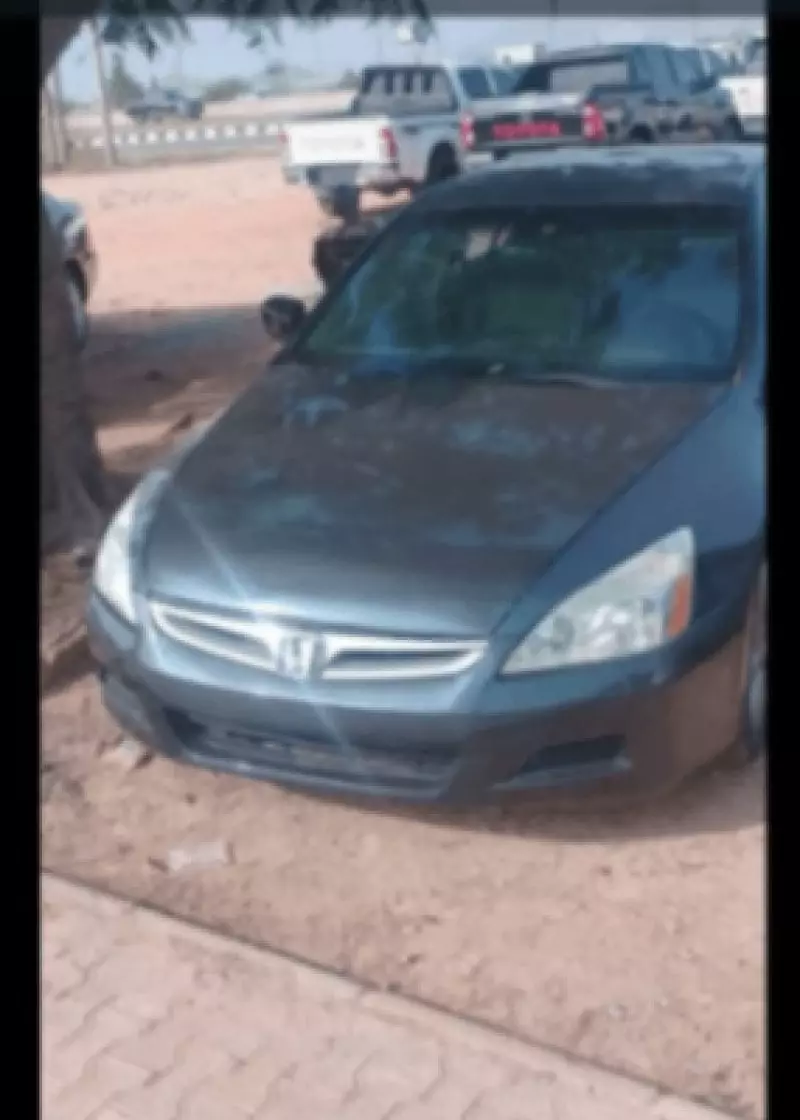 Honda Accord   - 2006