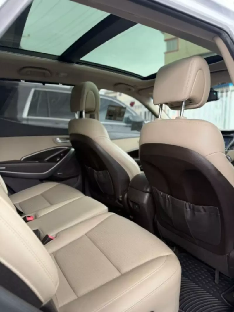 Hyundai Santa Fe   - 2014