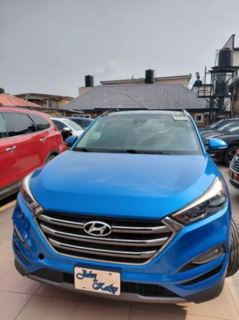 Hyundai Tucson   - 2016