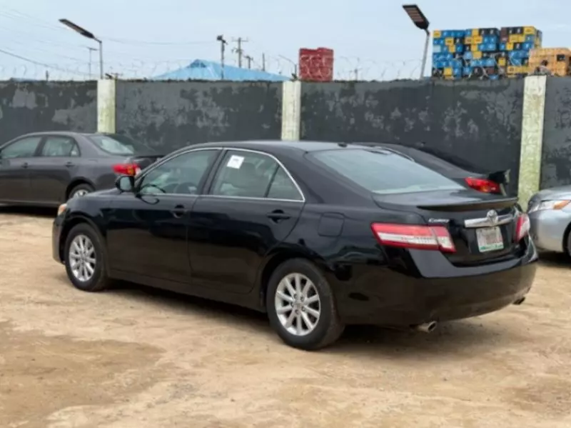 TOYOTA Camry   - 2010