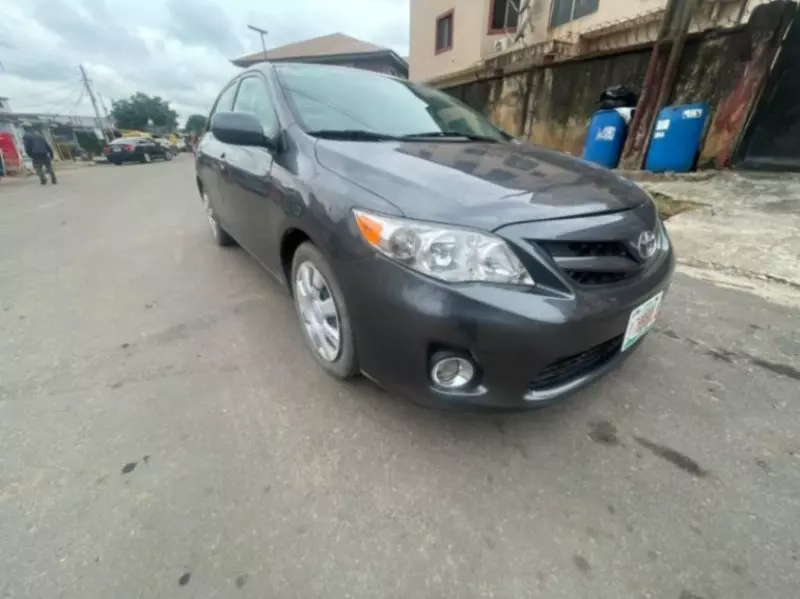 TOYOTA Corolla - 2013
