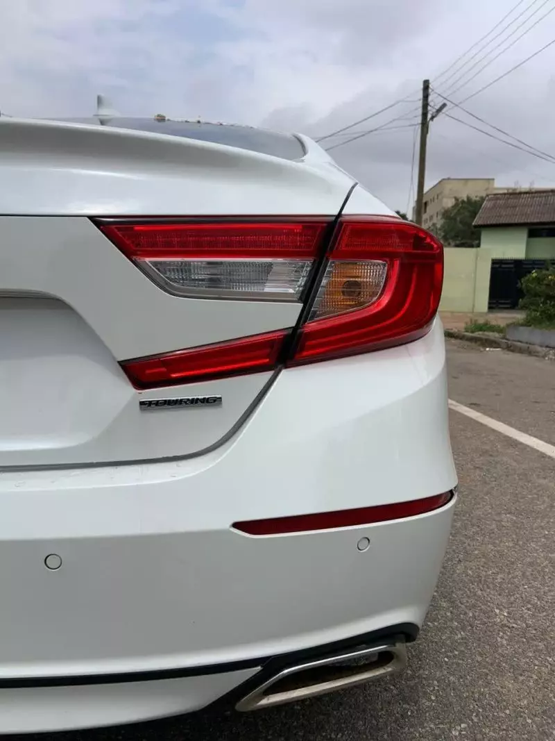 Honda Accord   - 2019