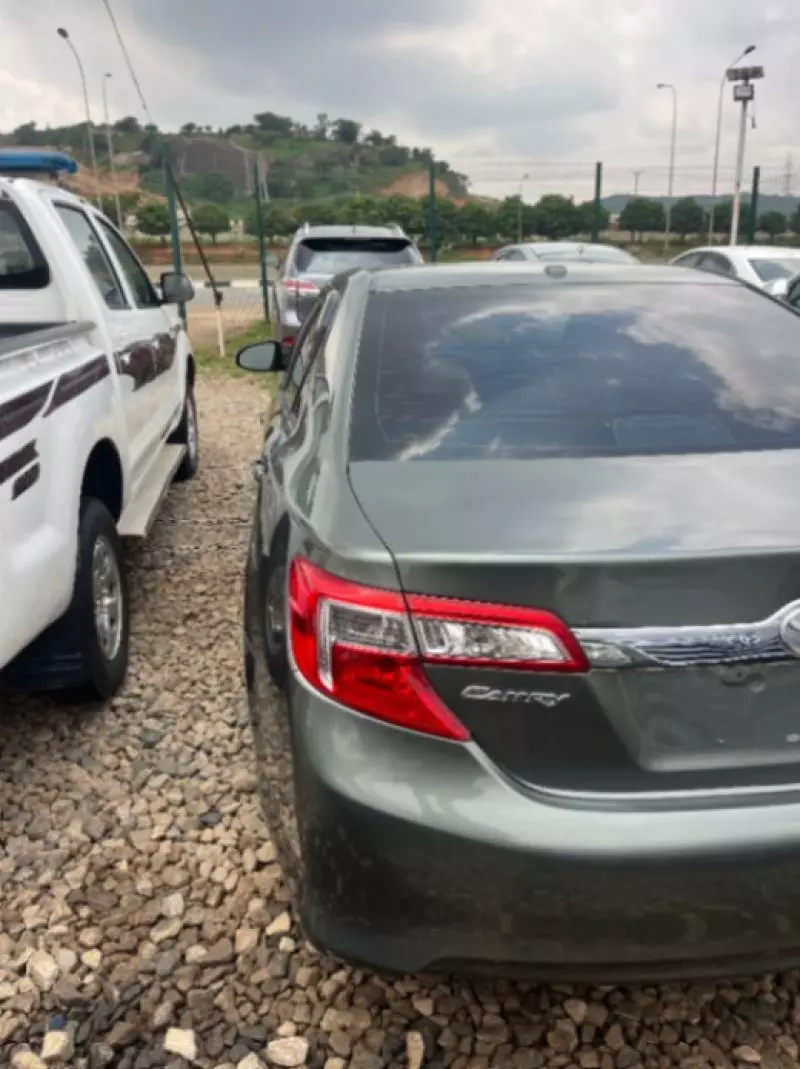 TOYOTA Camry - 2013
