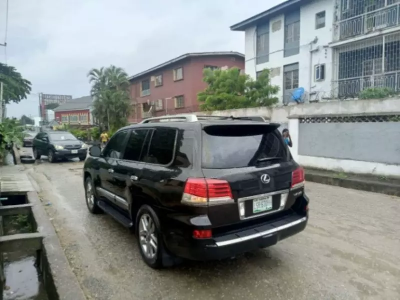Lexus LX 570   - 2014