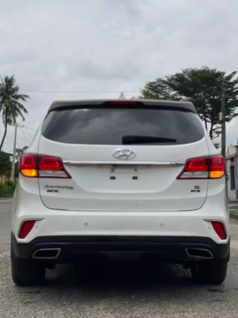 Hyundai Santa Fe - 2017