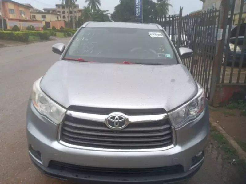 Toyota Highlander   - 2015