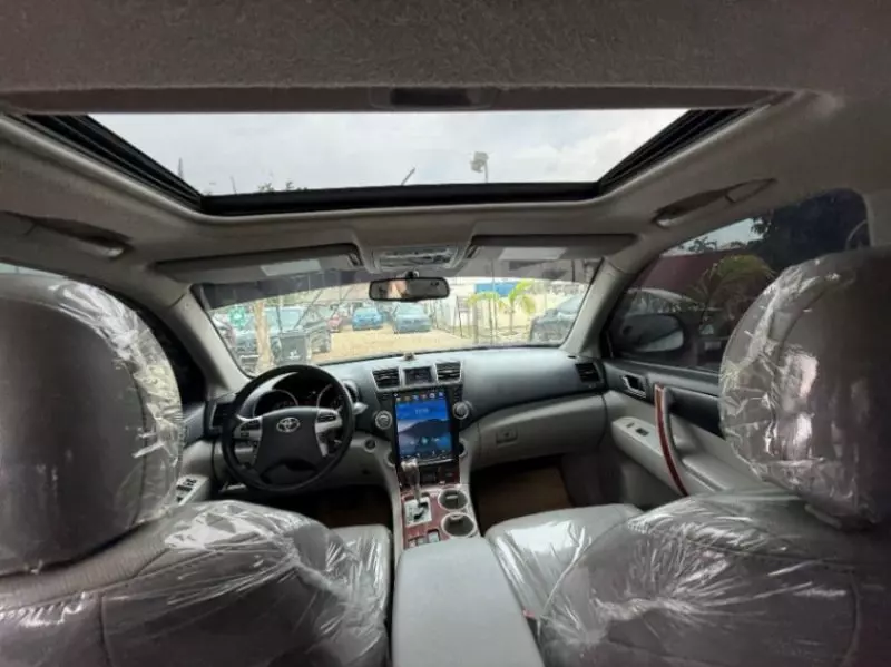 TOYOTA Highlander   - 2012