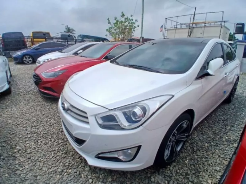 Hyundai Avante - 2012