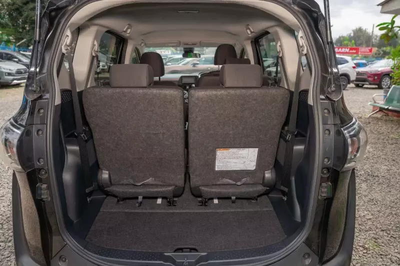 TOYOTA Sienta   - 2020