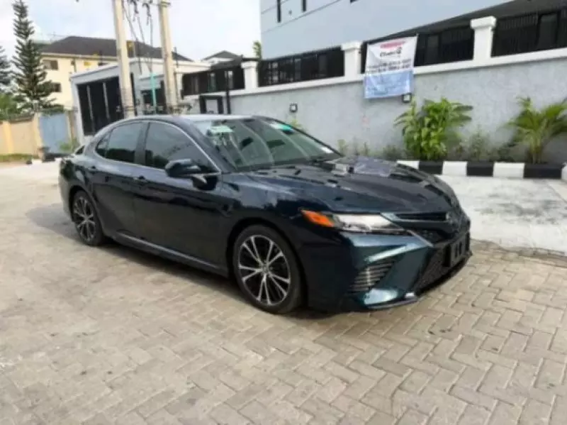 TOYOTA camry   - 2019
