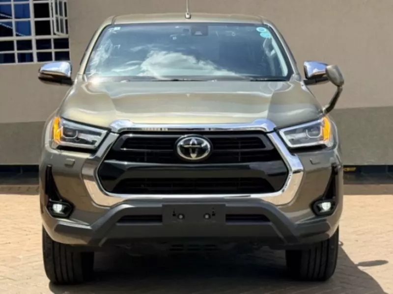 TOYOTA Hilux   - 2022