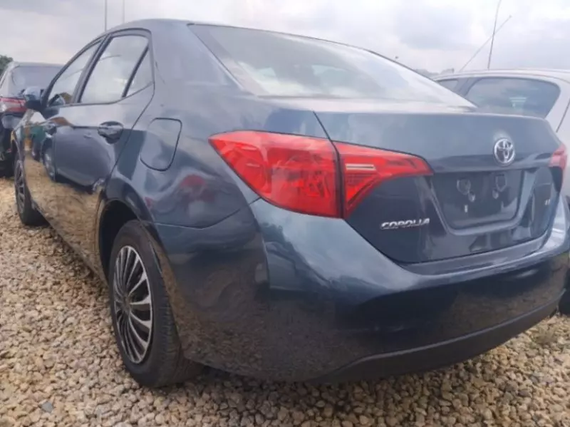 TOYOTA Corolla - 2015