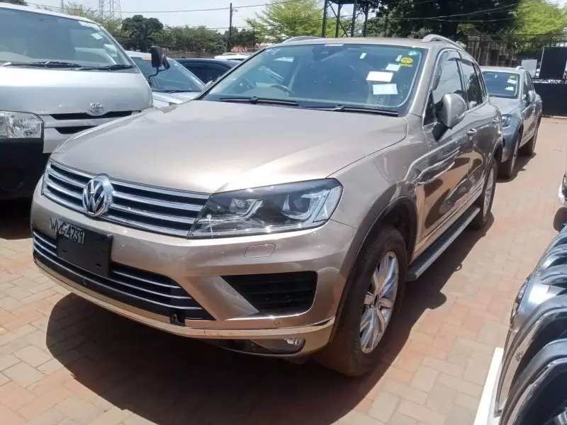 Volkswagen Touareg   - 2012