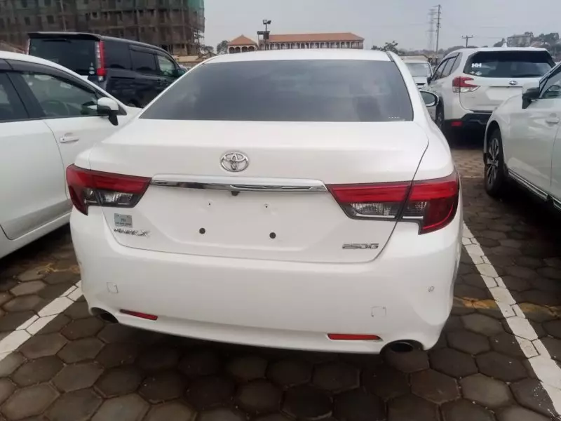 Toyota Mark X   - 2012