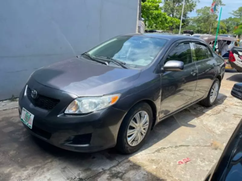 Toyota Corolla   - 2009