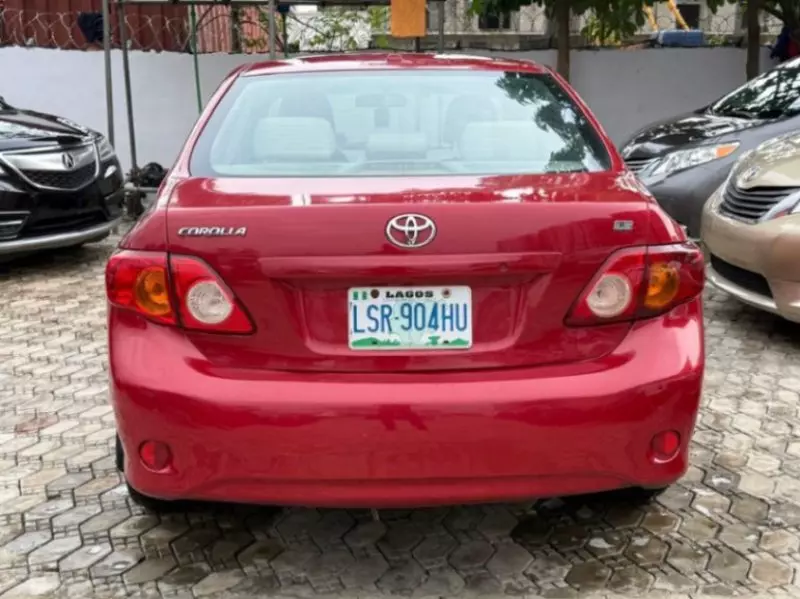 Toyota Corolla   - 2010