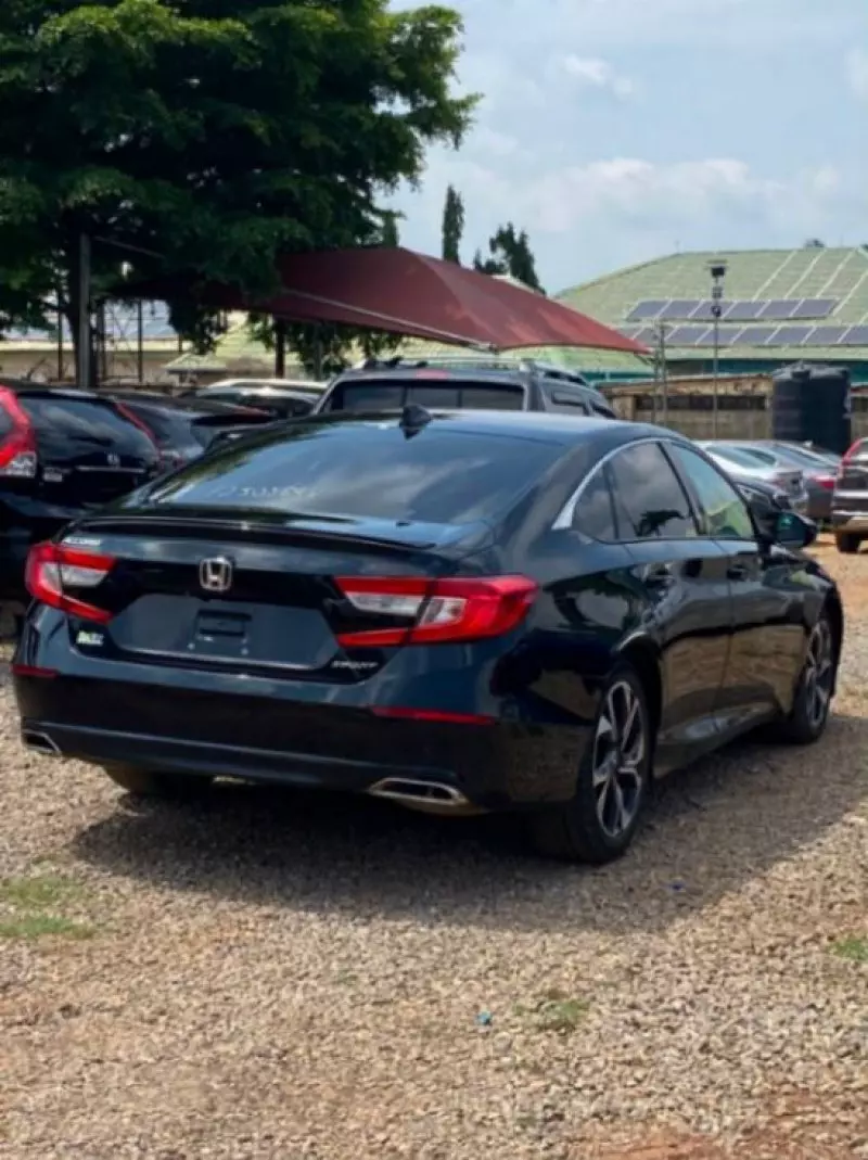 Honda Accord   - 2018