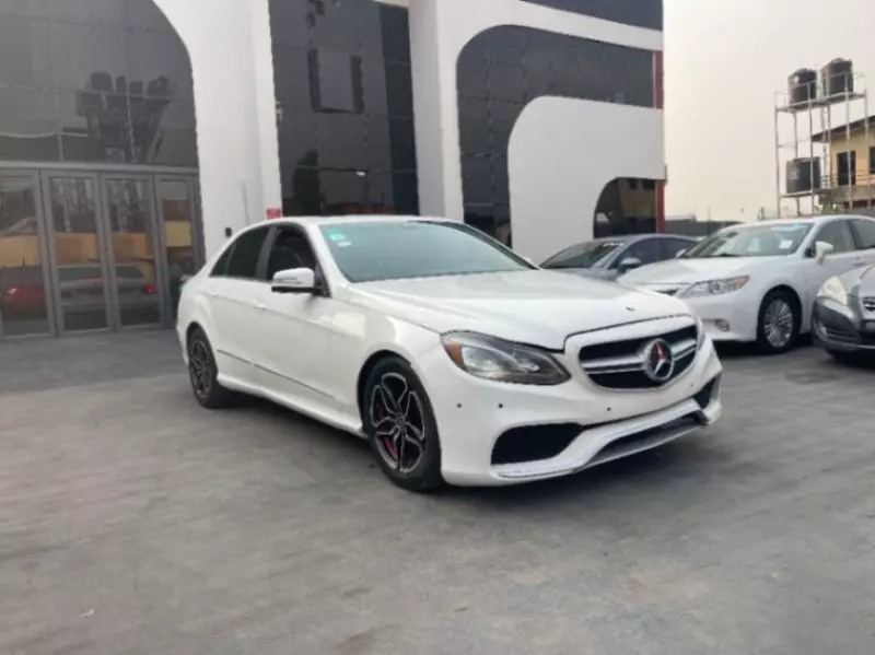 Mercedes-Benz E350   - 2010