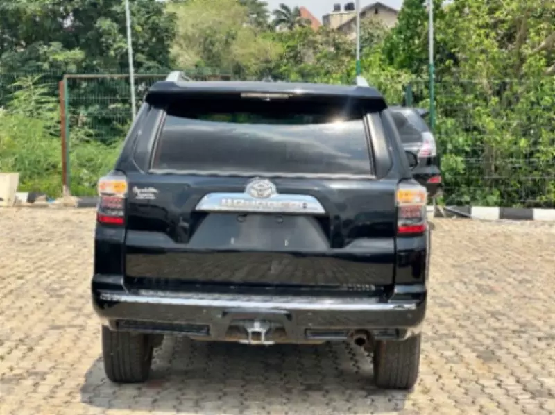 TOYOTA 4-Runner   - 2018