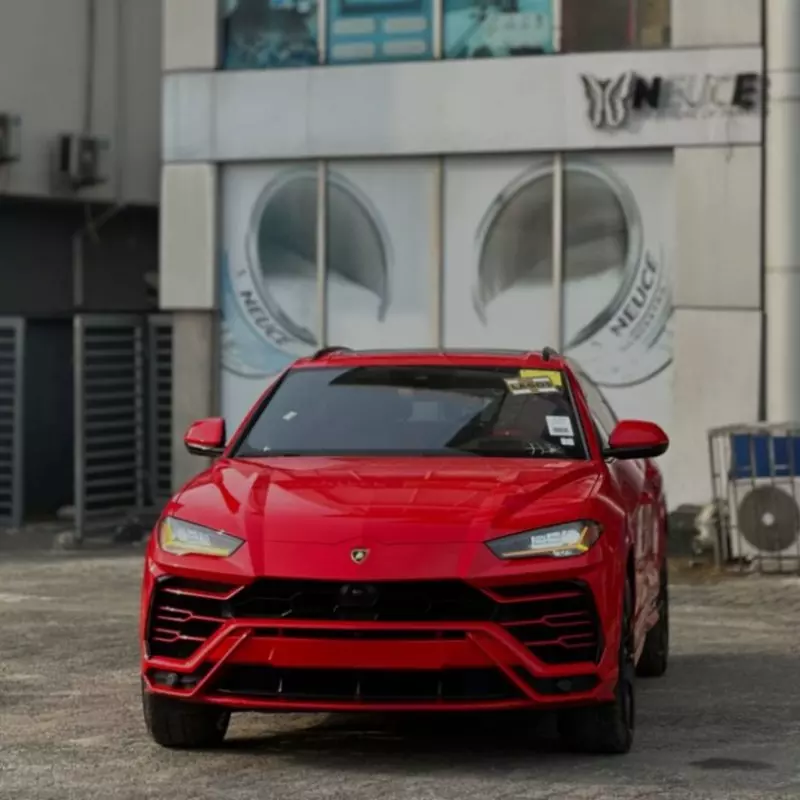 Lamborghini URUS   - 2019