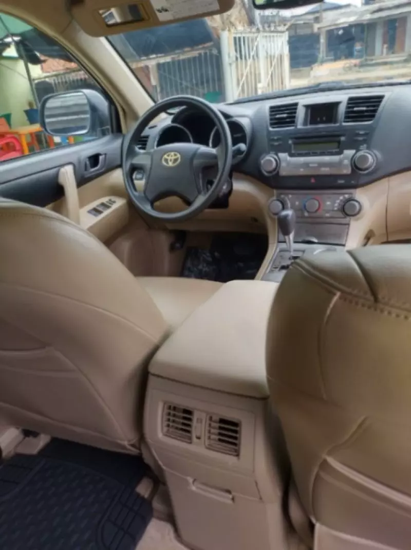 Toyota Highlander   - 2009
