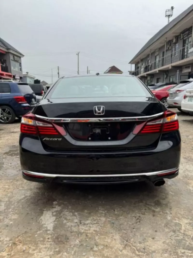 Honda Accord   - 2016