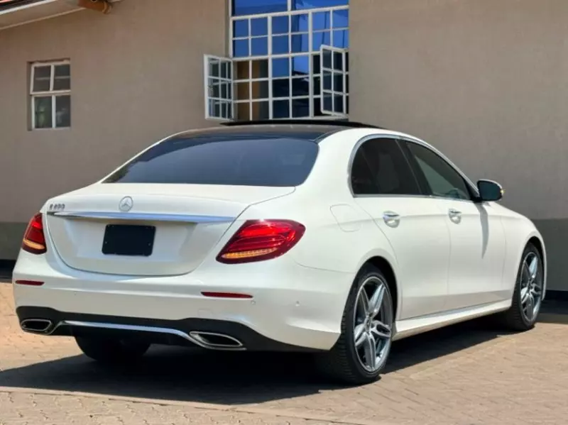 Mercedes-Benz E 200   - 2020