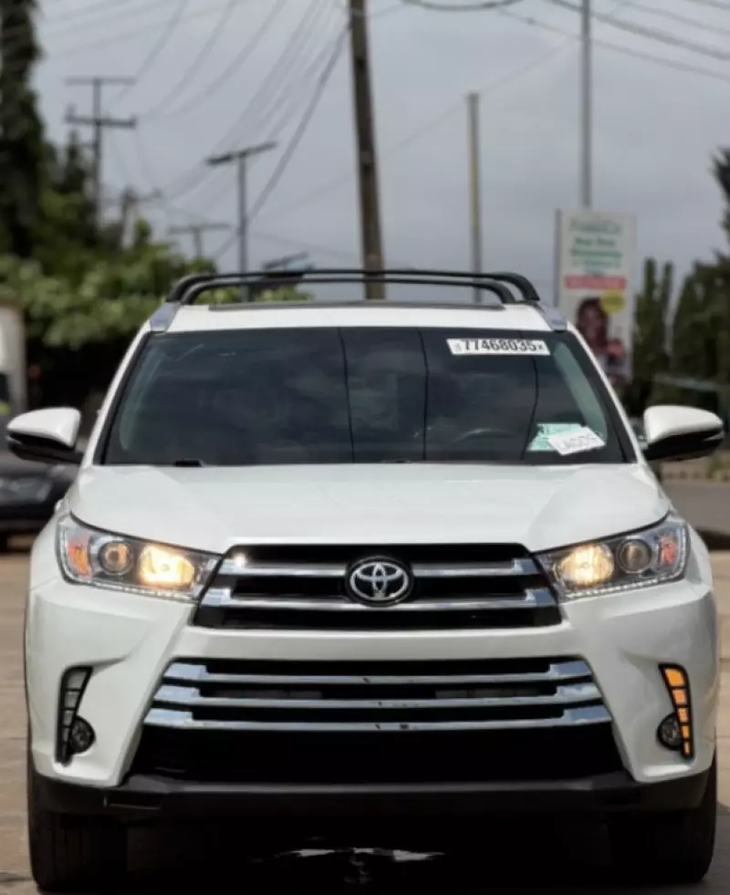 TOYOTA Highlander   - 2016