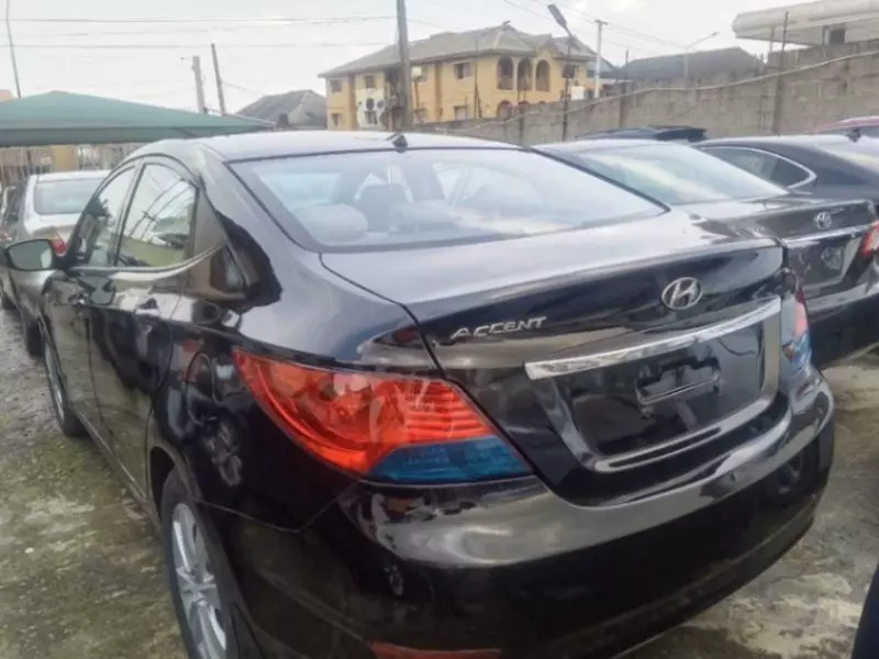 Hyundai Accent   - 2014