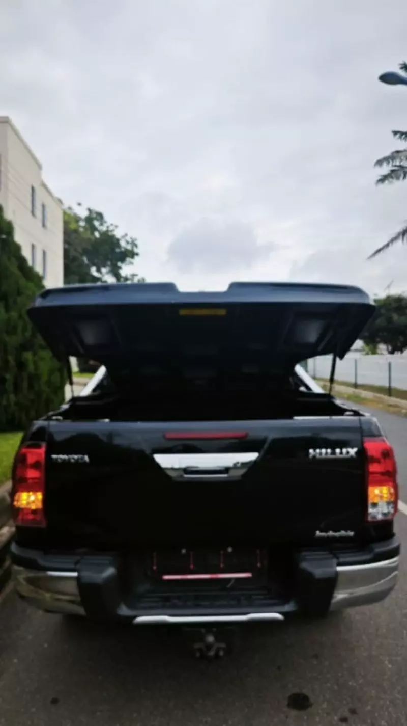 TOYOTA Hilux - 2019