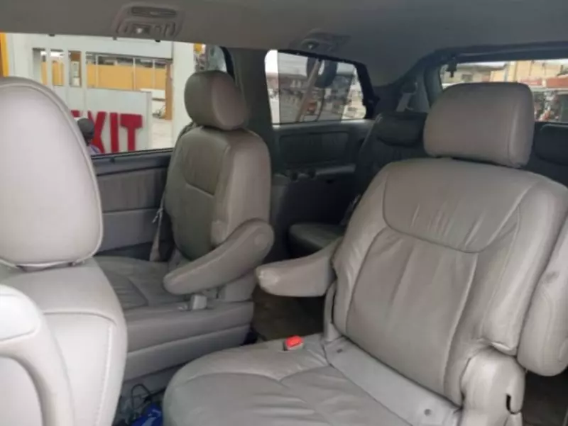 Toyota Sienna   - 2006