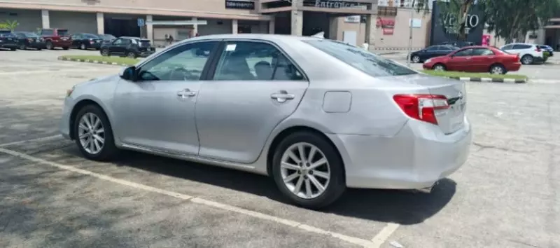 TOYOTA Camry   - 2012