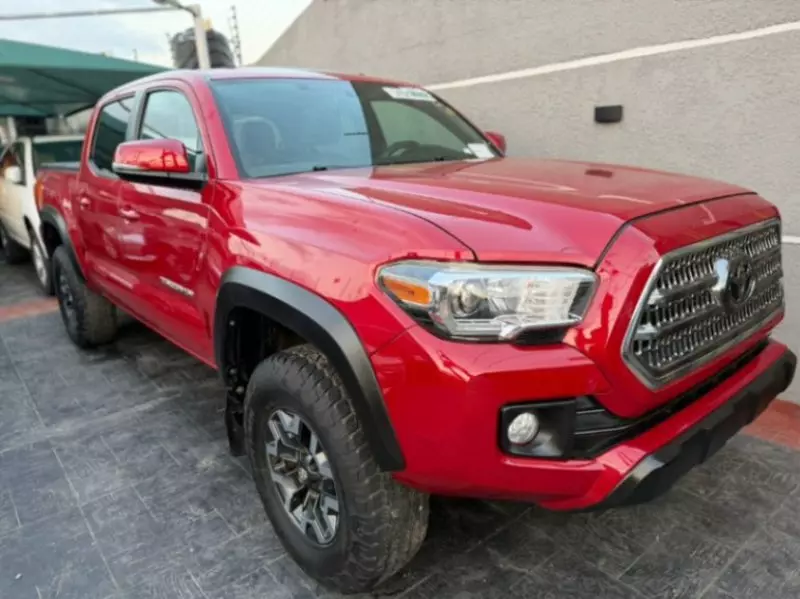 TOYOTA Tacoma   - 2017