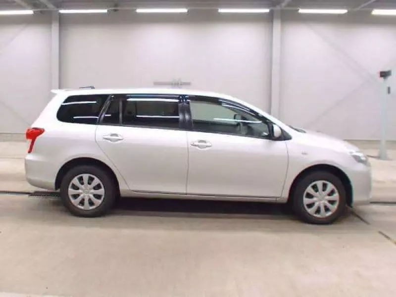 Toyota Fielder    - 2013