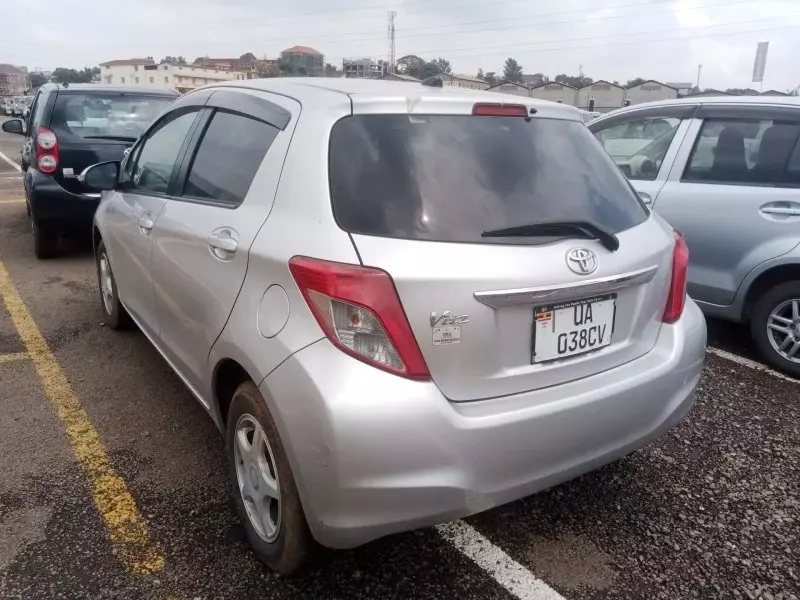 Toyota Vitz   - 2011