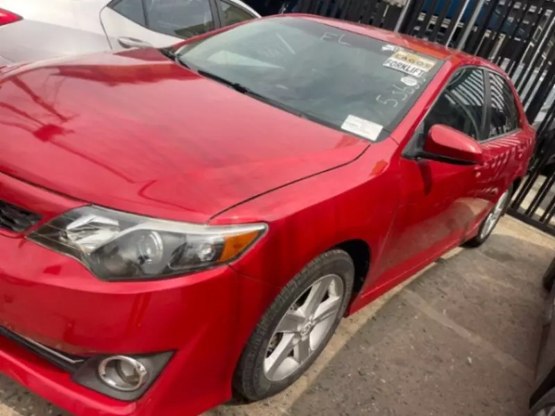 Toyota Camry   - 2012