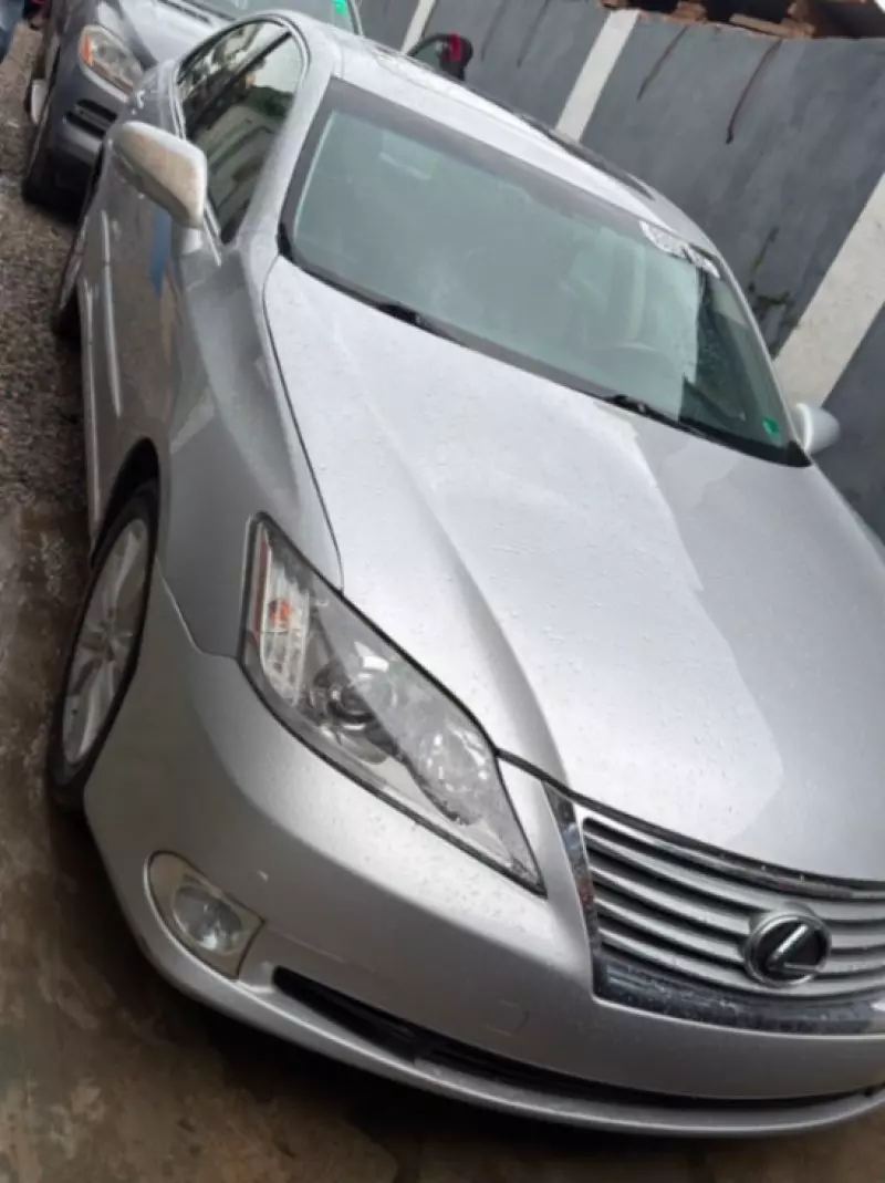 Lexus ES   - 2012